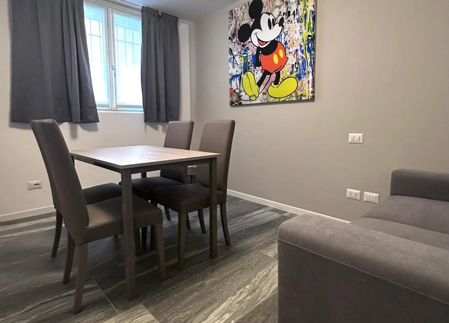 Essential Apartment Sesto San Giovanni Italy