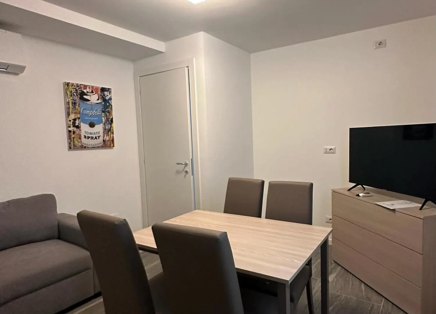 Essential Apartment Sesto San Giovanni 0*,  Italy